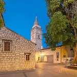 Ferienvilla Mirakul Mit Privatem Pool By Interhome Omišalj