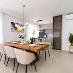 Ferienvilla Mirakul Mit Privatem Pool By Interhome Hébergement de vacances *