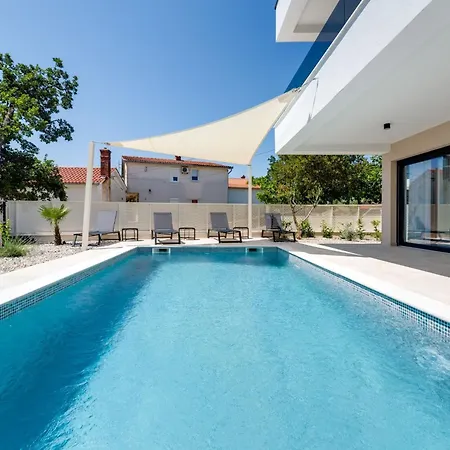 Ferienvilla Mirakul Mit Privatem Pool By Interhome בית נופש *