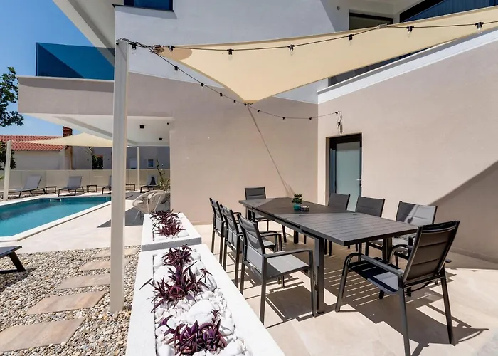 Ferienvilla Mirakul Mit Privatem Pool By Interhome בית נופש *