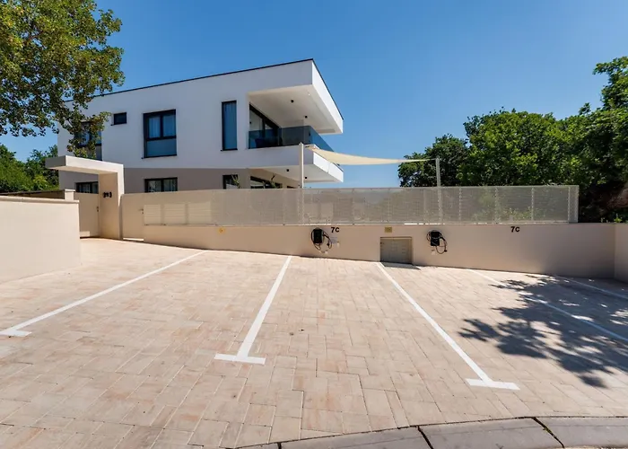 Ferienvilla Mirakul Mit Privatem Pool By Interhome *