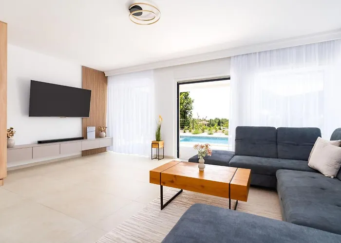 Ferienvilla Mirakul Mit Privatem Pool By Interhome
