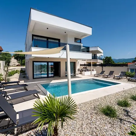 בית נופש Ferienvilla Mirakul Mit Privatem Pool By Interhome אומיסאליי