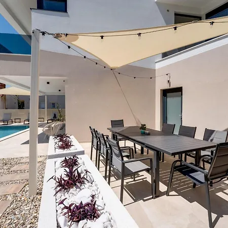 Ferienvilla Mirakul Mit Privatem Pool By Interhome Holiday home *