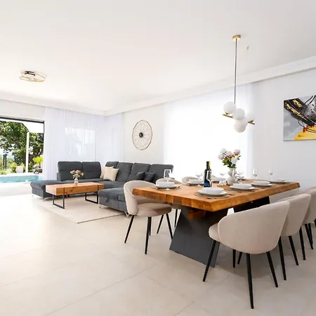 Ferienvilla Mirakul Mit Privatem Pool By Interhome Holiday home Omisalj