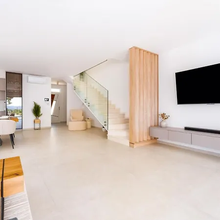 Ferienvilla Mirakul Mit Privatem Pool By Interhome Holiday home *