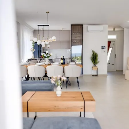 Holiday home Ferienvilla Mirakul Mit Privatem Pool By Interhome Omisalj