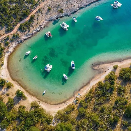 Сasa de vacaciones Ferienvilla Mirakul Mit Privatem Pool By Interhome
