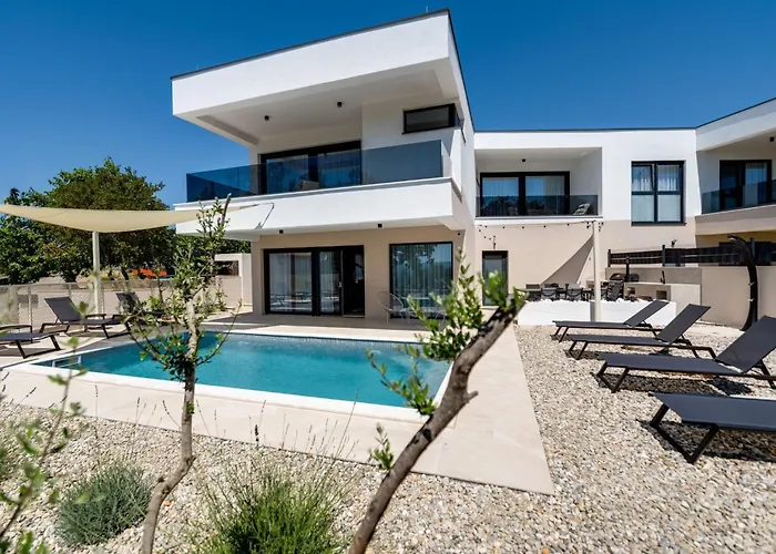 Ferienvilla Mirakul Mit Privatem Pool By Interhome *